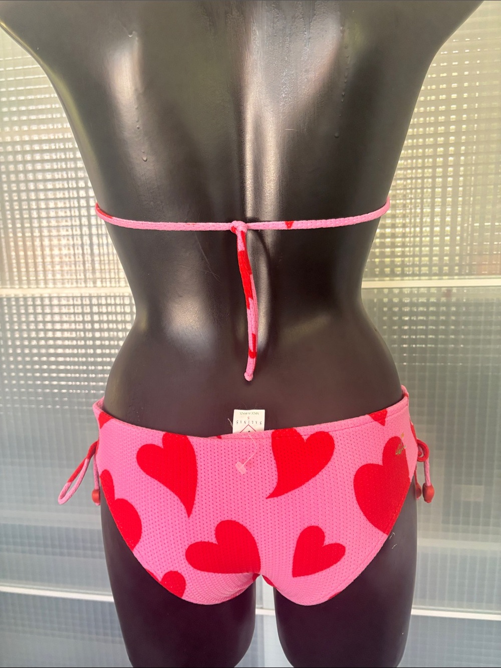 NWOT RARE Salinas pink and red hearts 
 tie set, with heart beads. Size small. - Picture 2 of 3